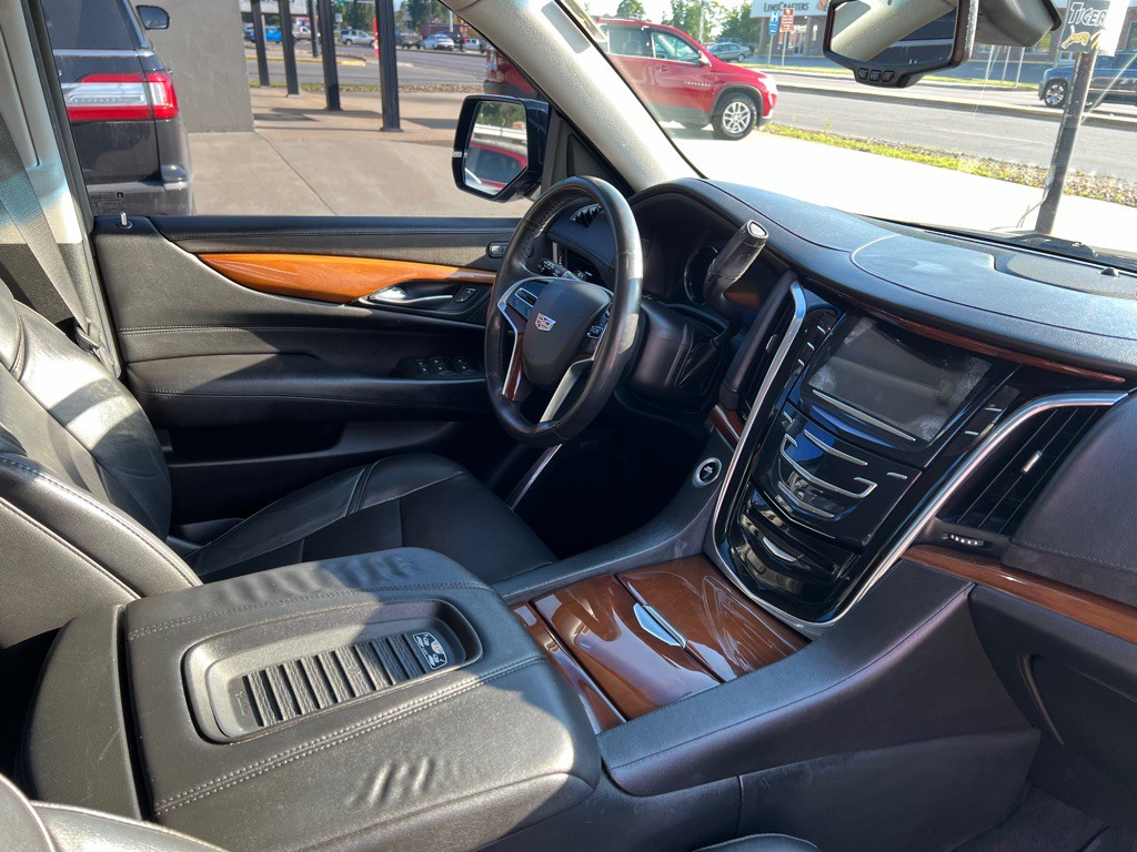 2018 Cadillac Escalade Image 13