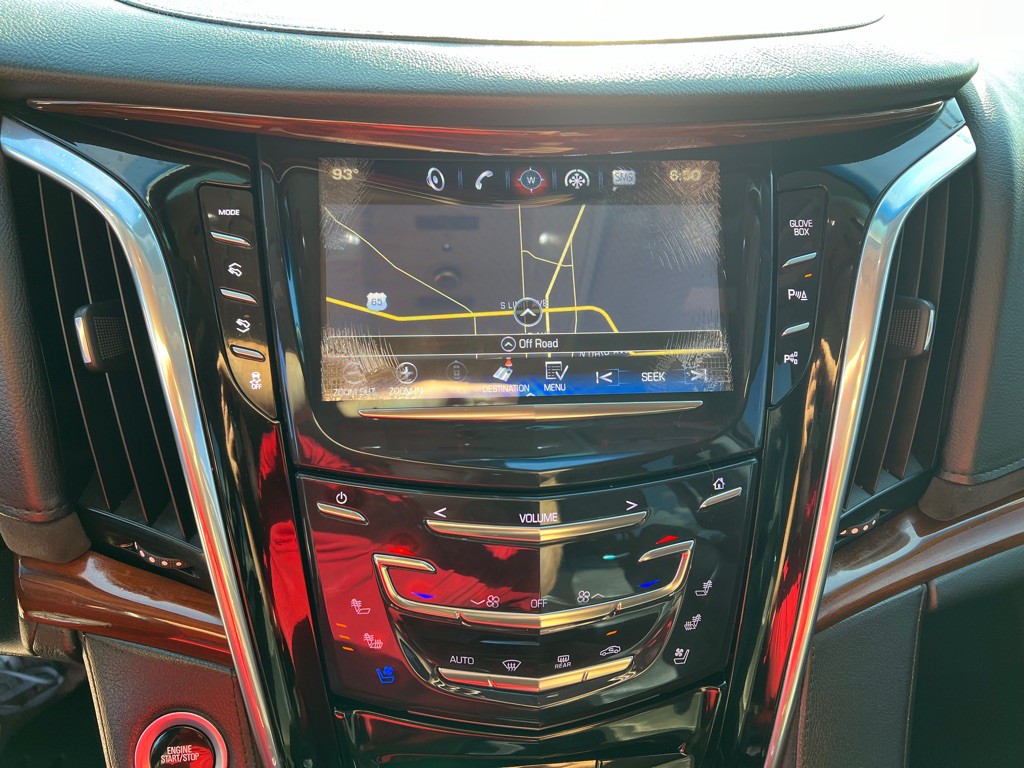 2018 Cadillac Escalade Image 32