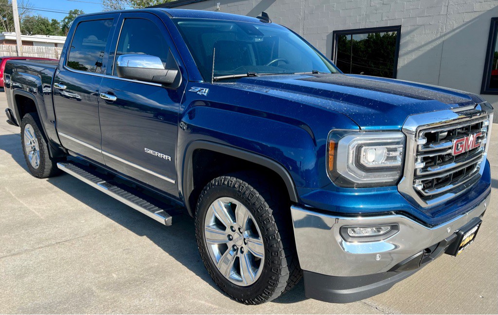 2017 GMC Sierra Image 1