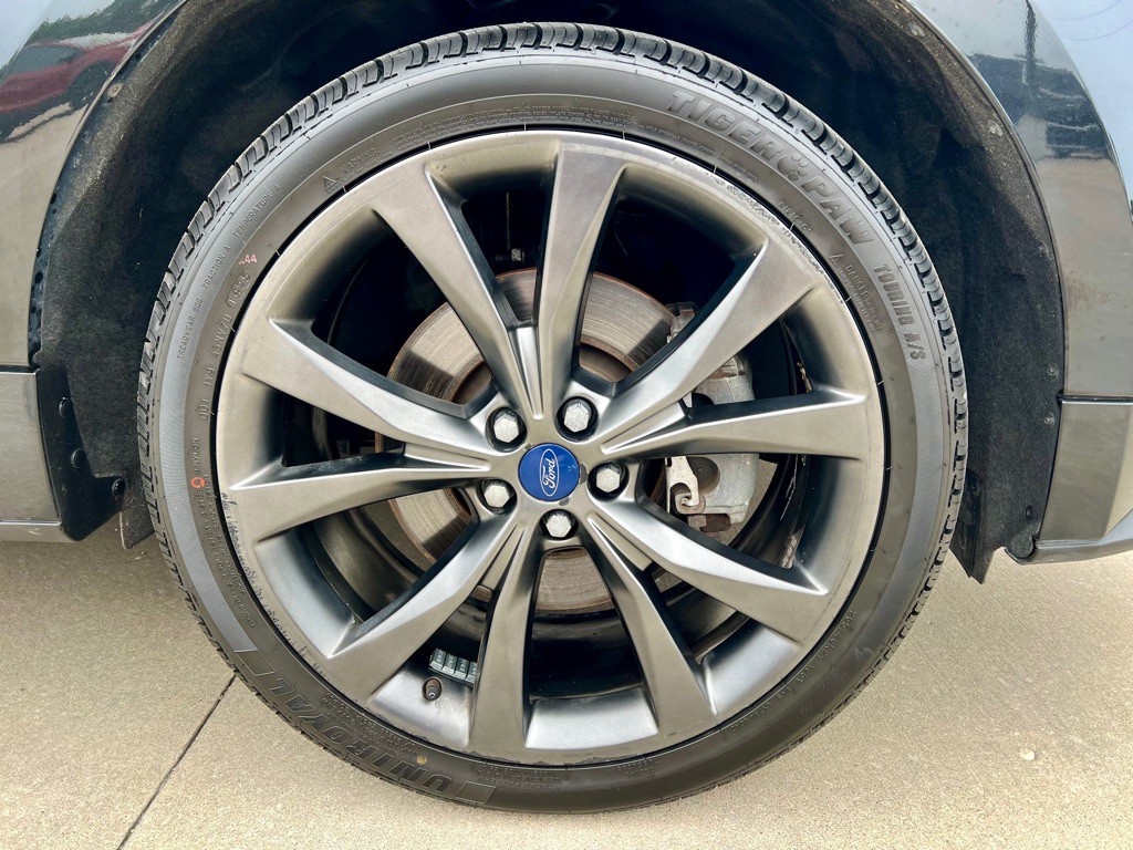 2015 Ford Edge Image 9