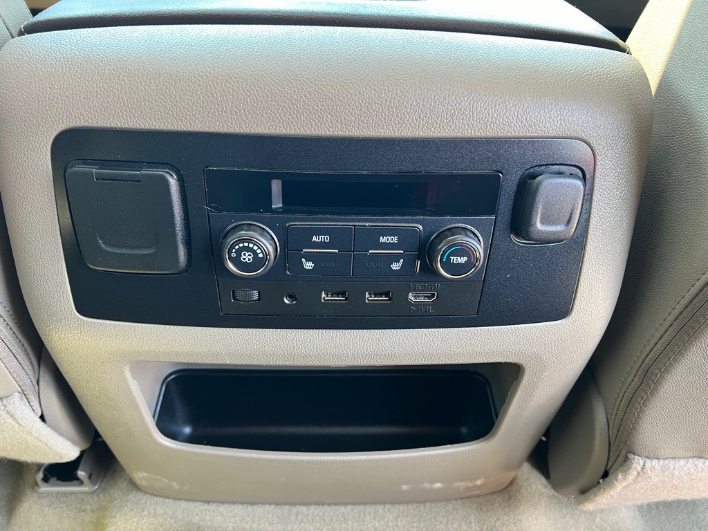 2017 Chevrolet Tahoe Image 25