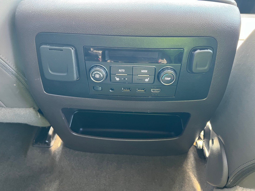 2018 GMC Yukon Image 16