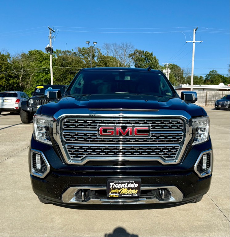 2020 GMC Sierra Image 2