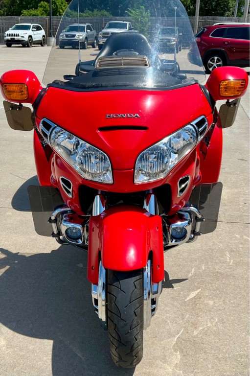 2004 Honda Goldwing 1800 Image 3