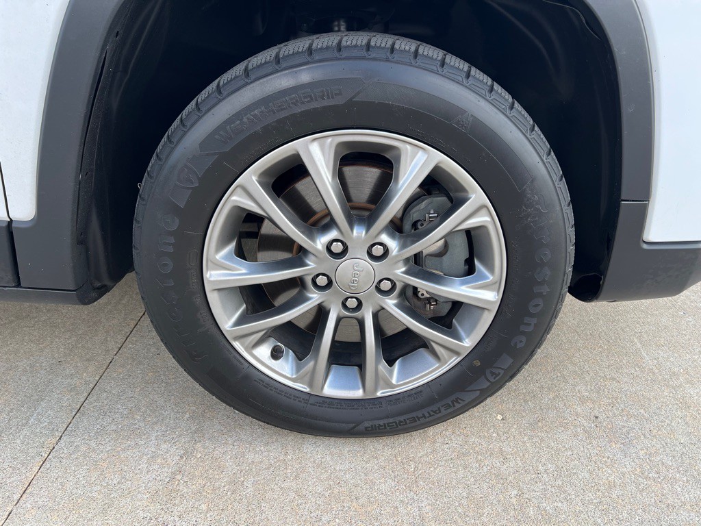 2020 Jeep Cherokee Image 9