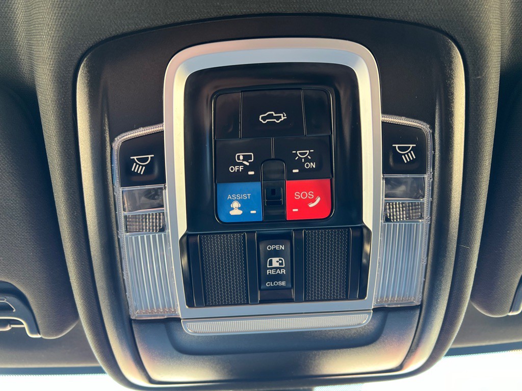 2024 RAM 2500 Image 38
