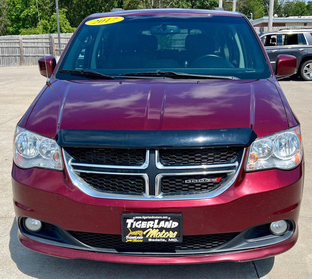 2017 Dodge Grand Caravan Image 2