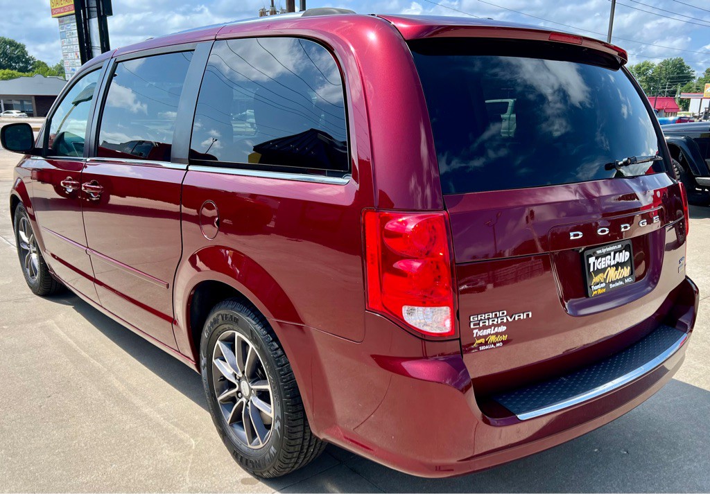 2017 Dodge Grand Caravan Image 5