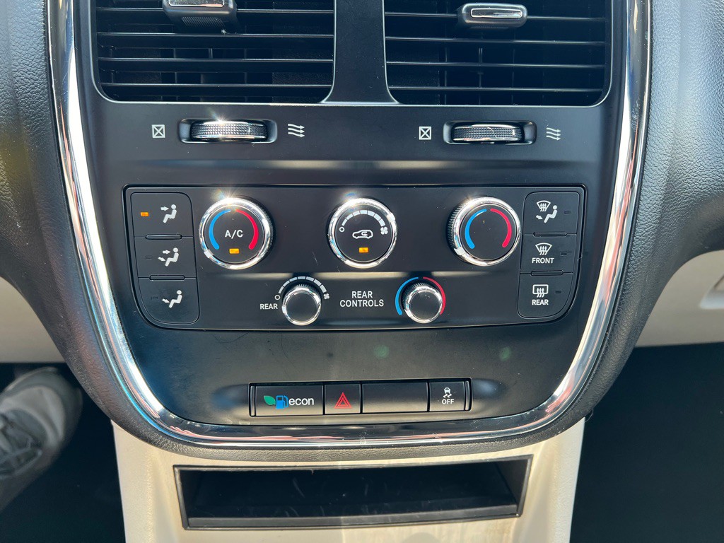 2017 Dodge Grand Caravan Image 24