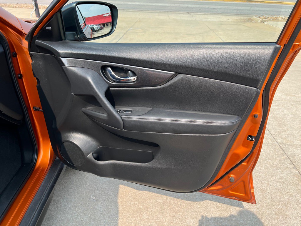 2017 Nissan Rogue Image 9