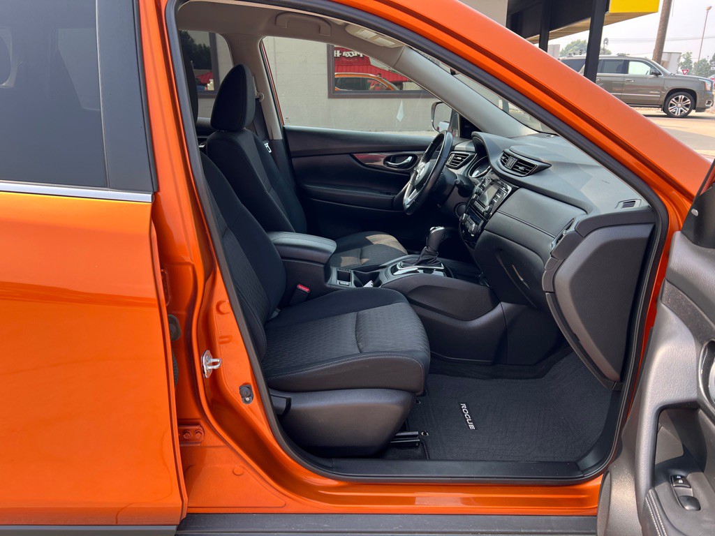 2017 Nissan Rogue Image 10