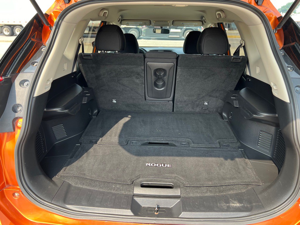 2017 Nissan Rogue Image 16