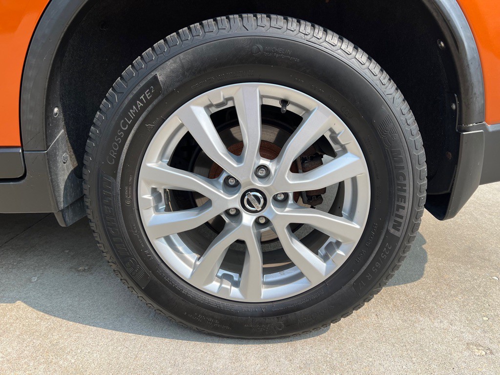 2017 Nissan Rogue Image 17