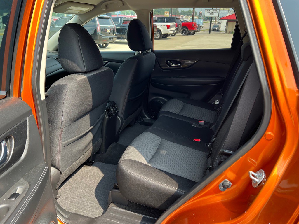 2017 Nissan Rogue Image 18