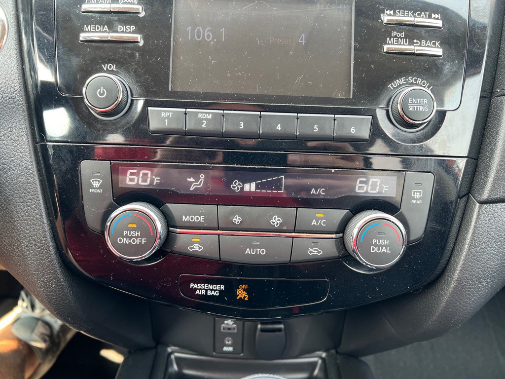 2017 Nissan Rogue Image 28