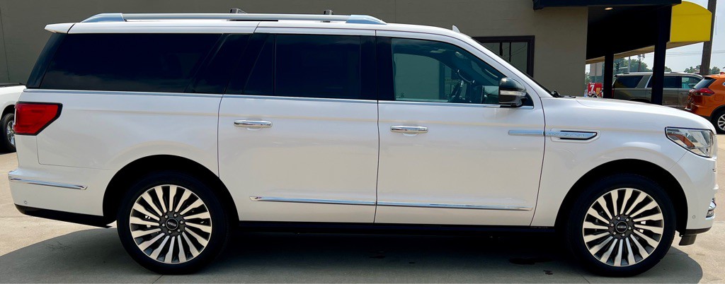 2019 Lincoln Navigator Image 8