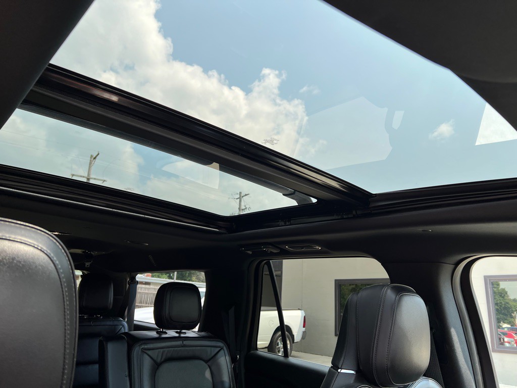 2019 Lincoln Navigator Image 14