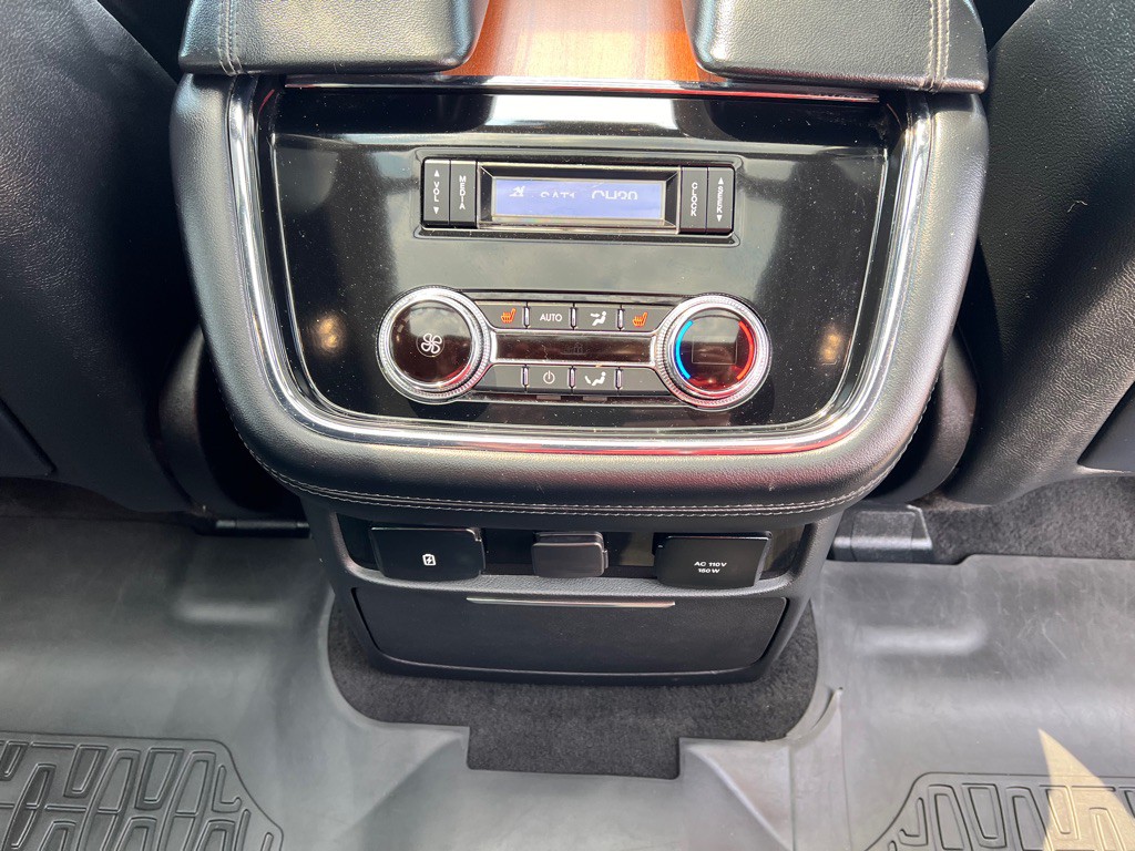 2019 Lincoln Navigator Image 19