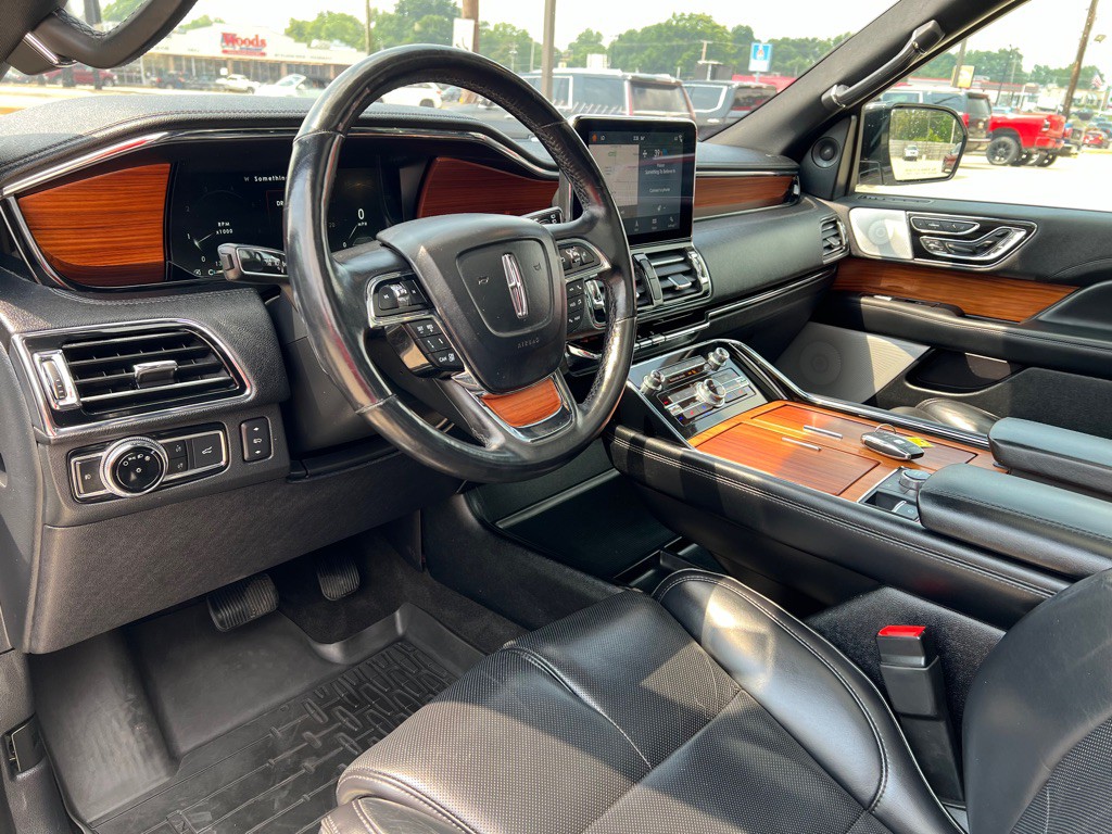 2019 Lincoln Navigator Image 28