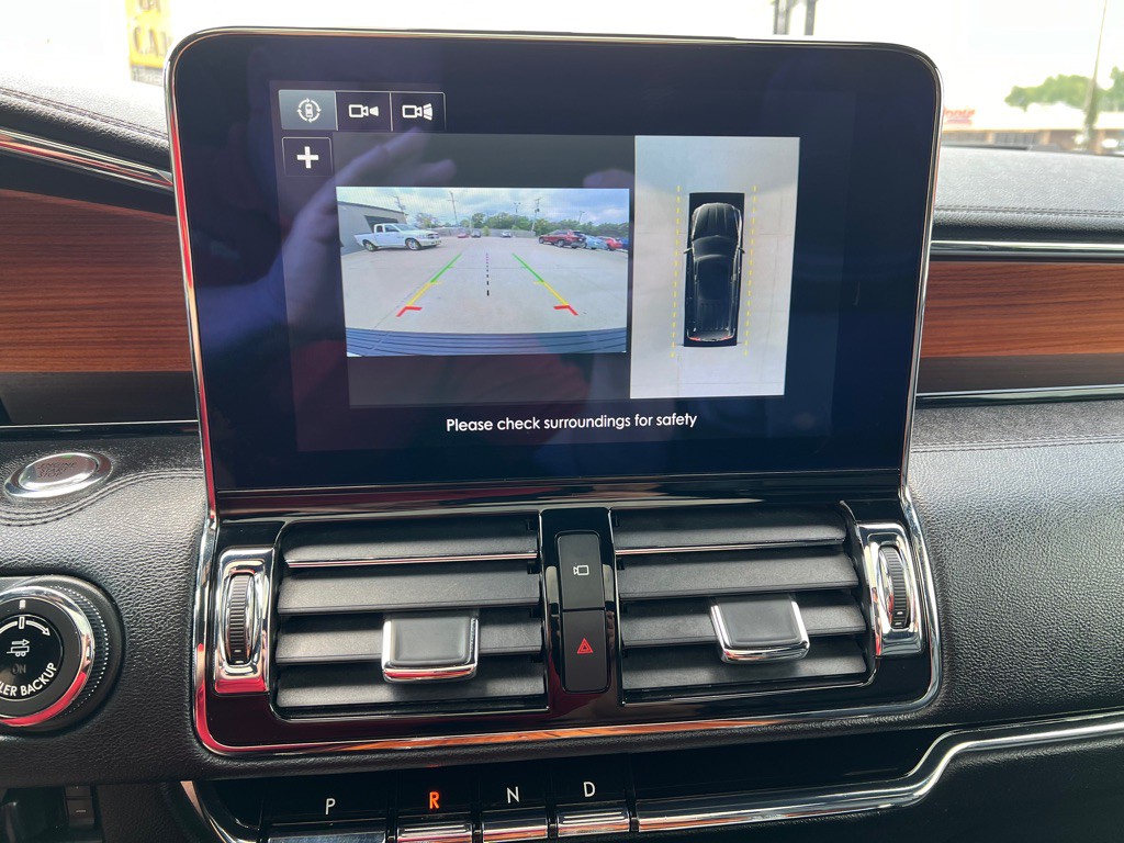 2019 Lincoln Navigator Image 32