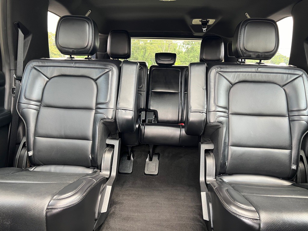 2019 Lincoln Navigator Image 35