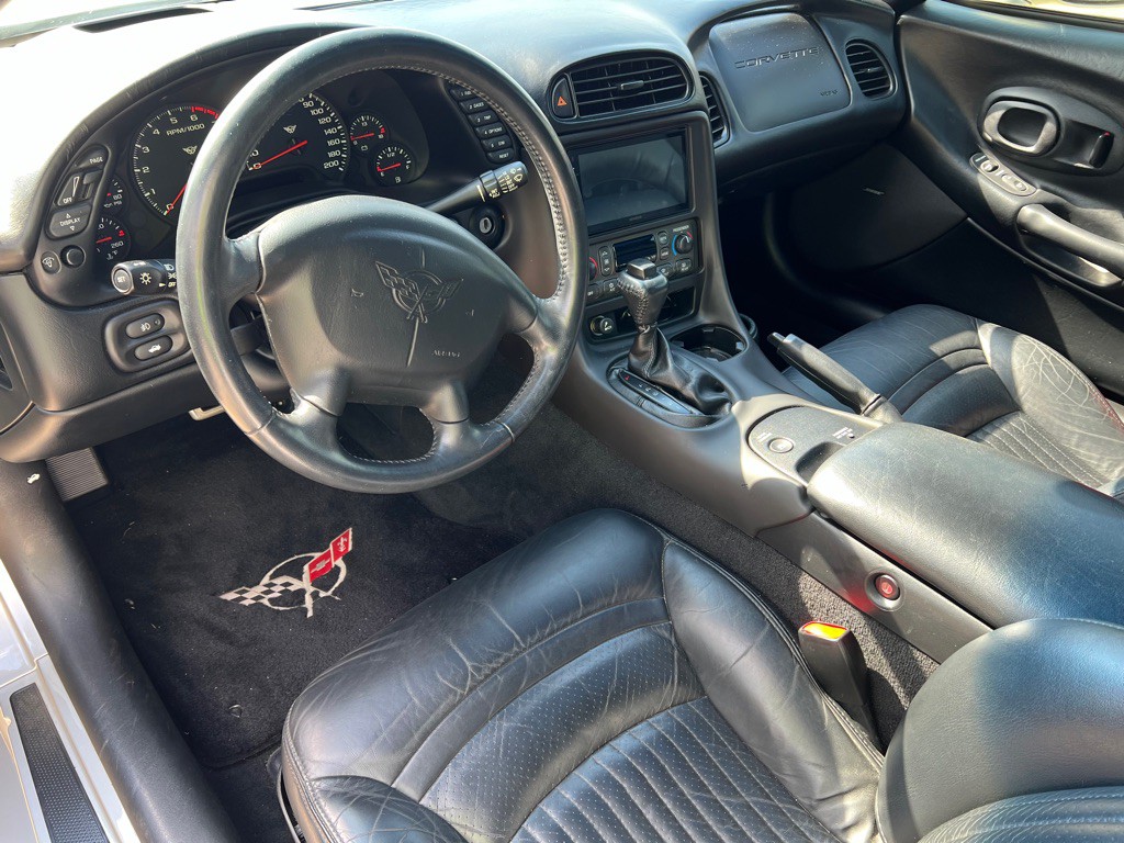 2004 Chevrolet Corvette Image 19