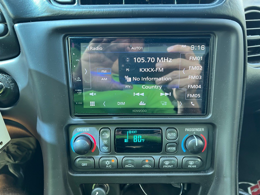 2004 Chevrolet Corvette Image 21