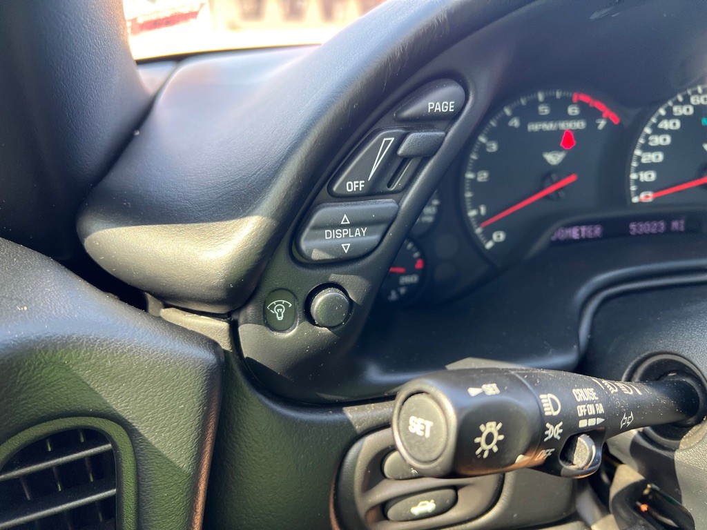 2004 Chevrolet Corvette Image 24