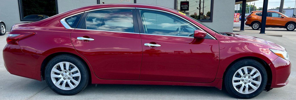 2018 Nissan Altima Image 8