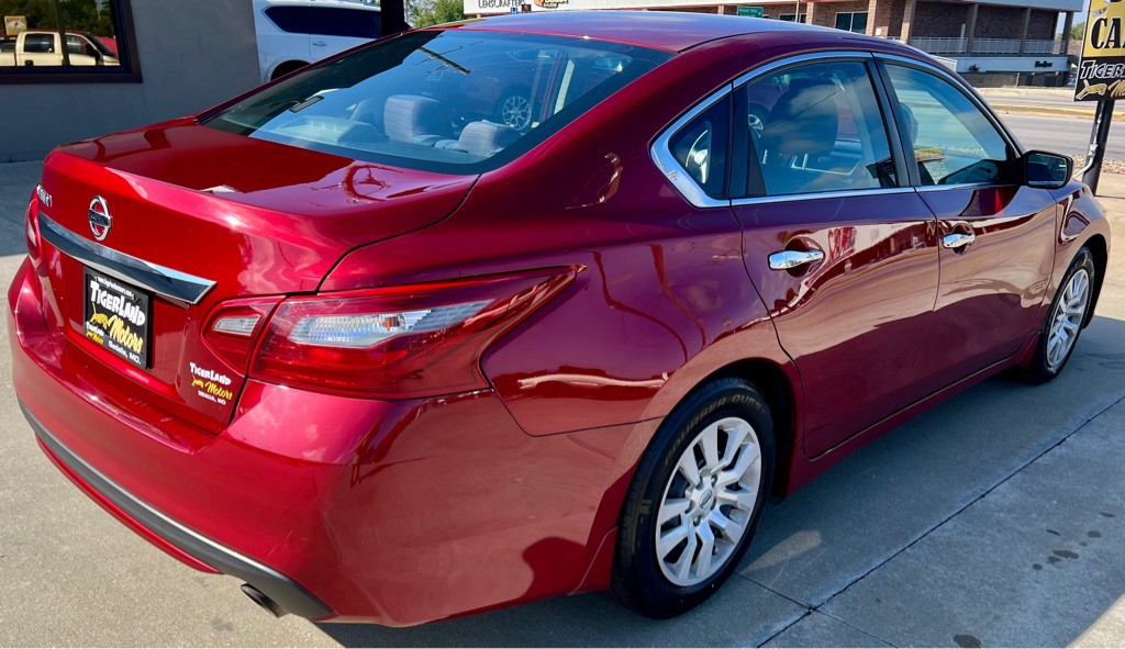 2018 Nissan Altima Image 7