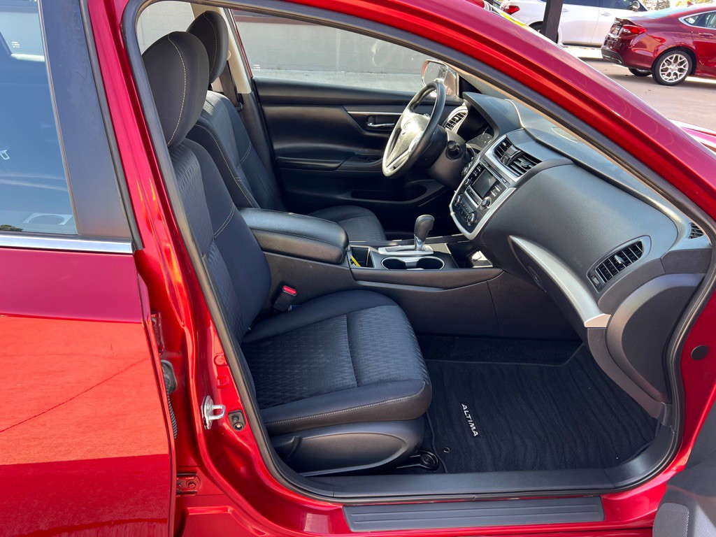 2018 Nissan Altima Image 10