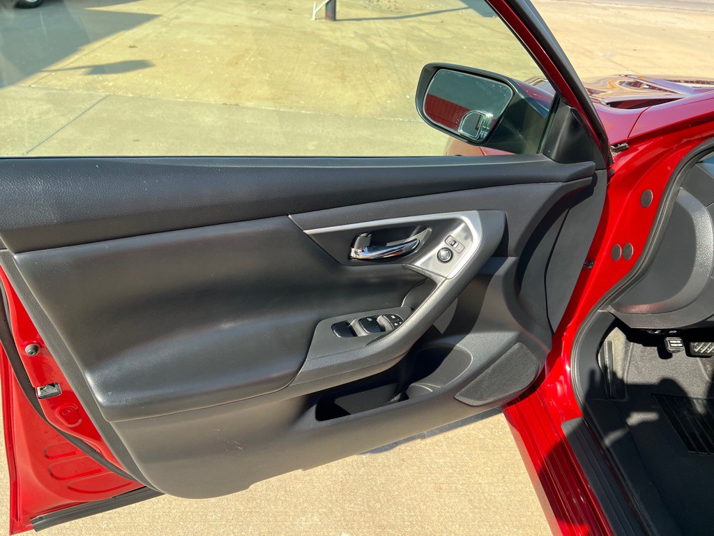 2018 Nissan Altima Image 18