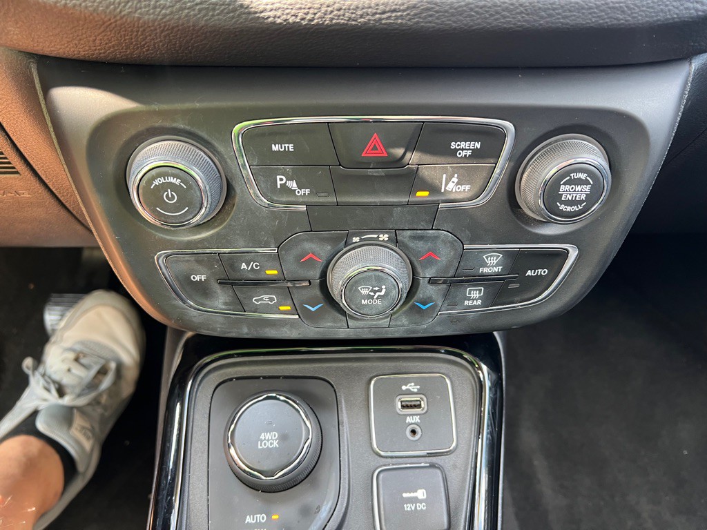 2018 Jeep Compass Image 21