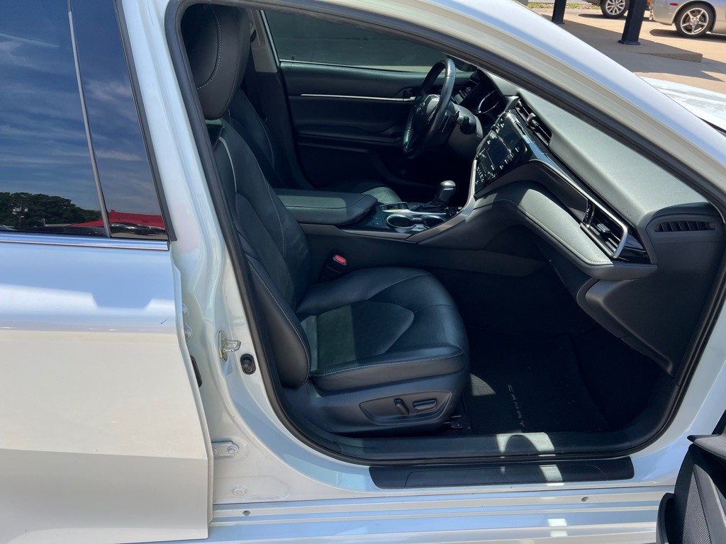 2020 Toyota Camry Image 11