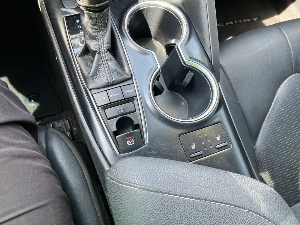 2020 Toyota Camry Image 22