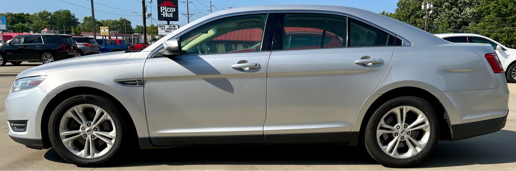 2014 Ford Taurus Image 4