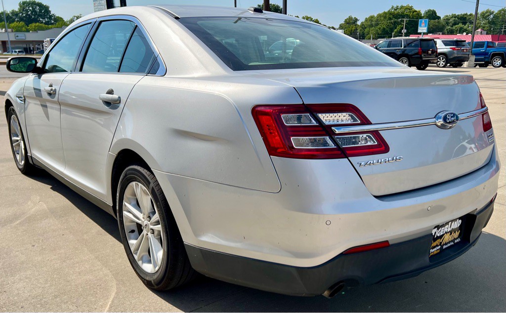 2014 Ford Taurus Image 5