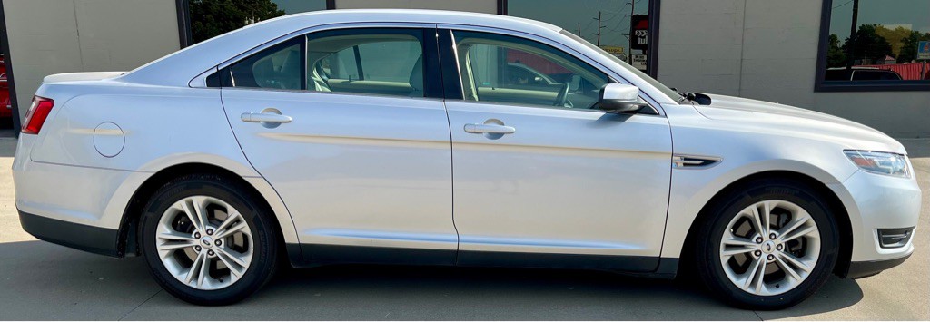 2014 Ford Taurus Image 8