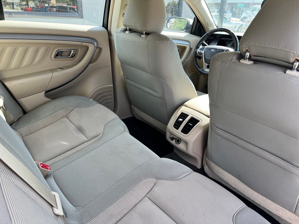 2014 Ford Taurus Image 10