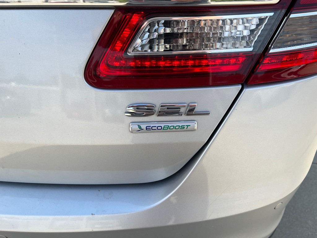 2014 Ford Taurus Image 11