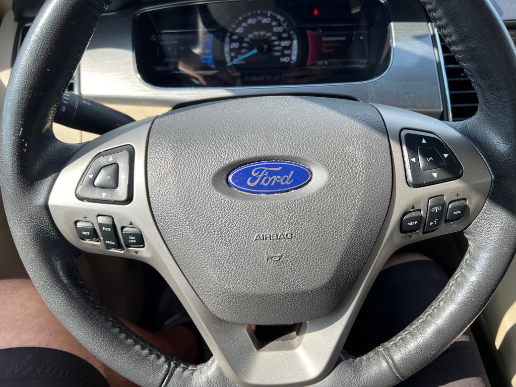 2014 Ford Taurus Image 16