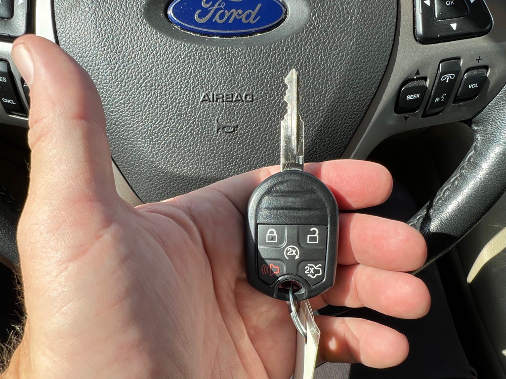 2014 Ford Taurus Image 19
