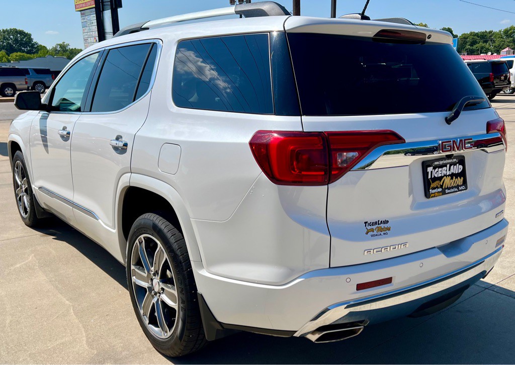 2017 GMC Acadia Image 5