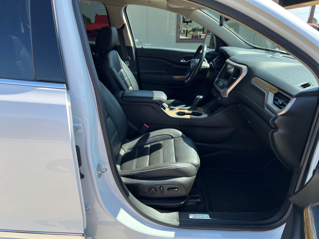 2017 GMC Acadia Image 13