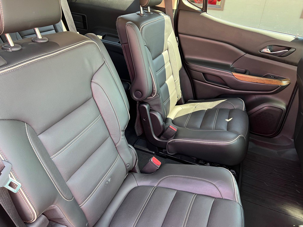 2017 GMC Acadia Image 16