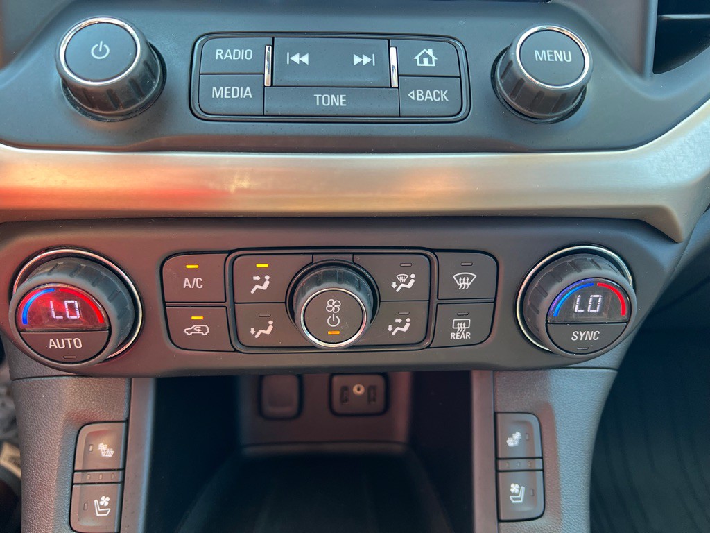 2017 GMC Acadia Image 29