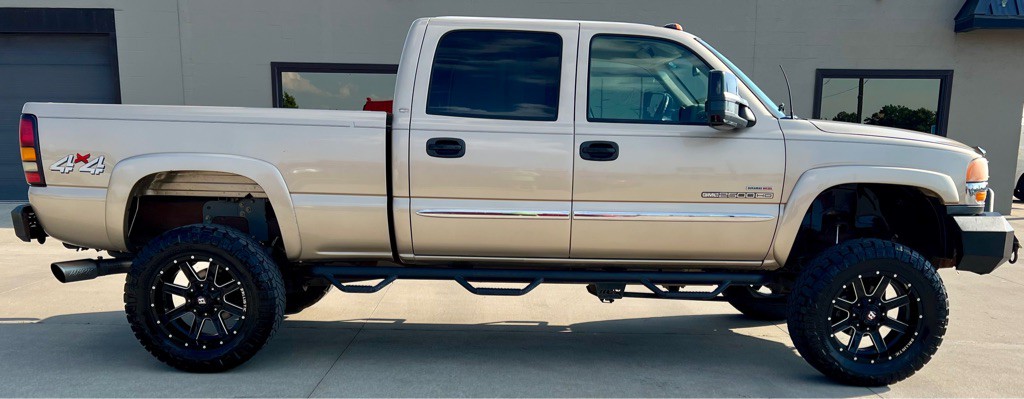 2005 GMC Sierra Image 8