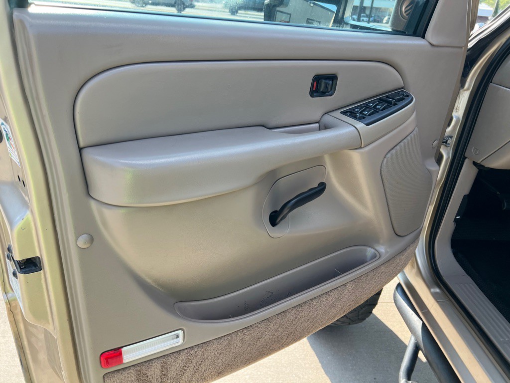 2005 GMC Sierra Image 17