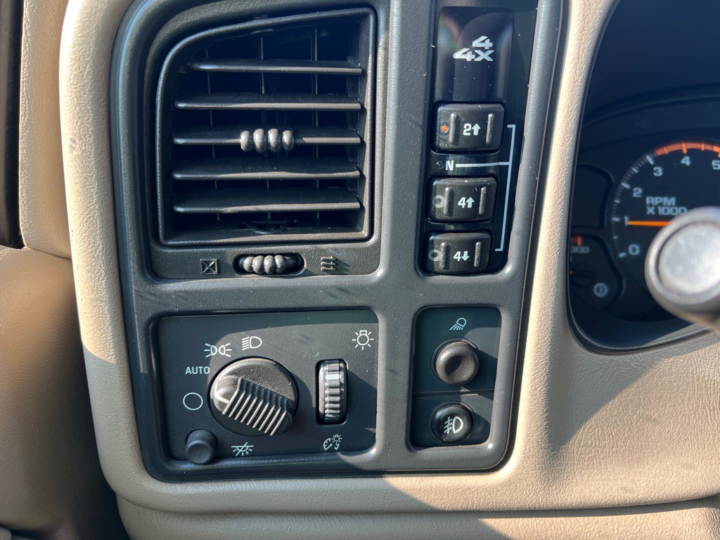 2005 GMC Sierra Image 24