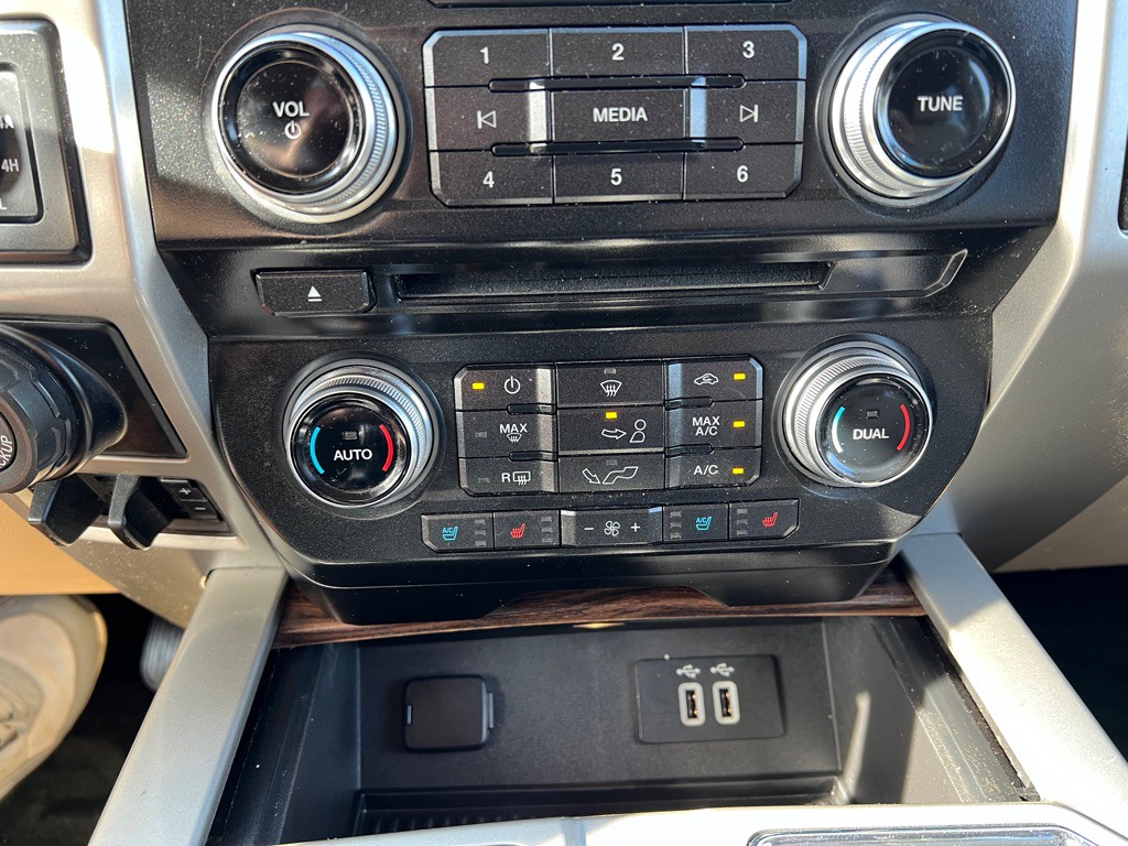 2016 Ford F-150 Image 32